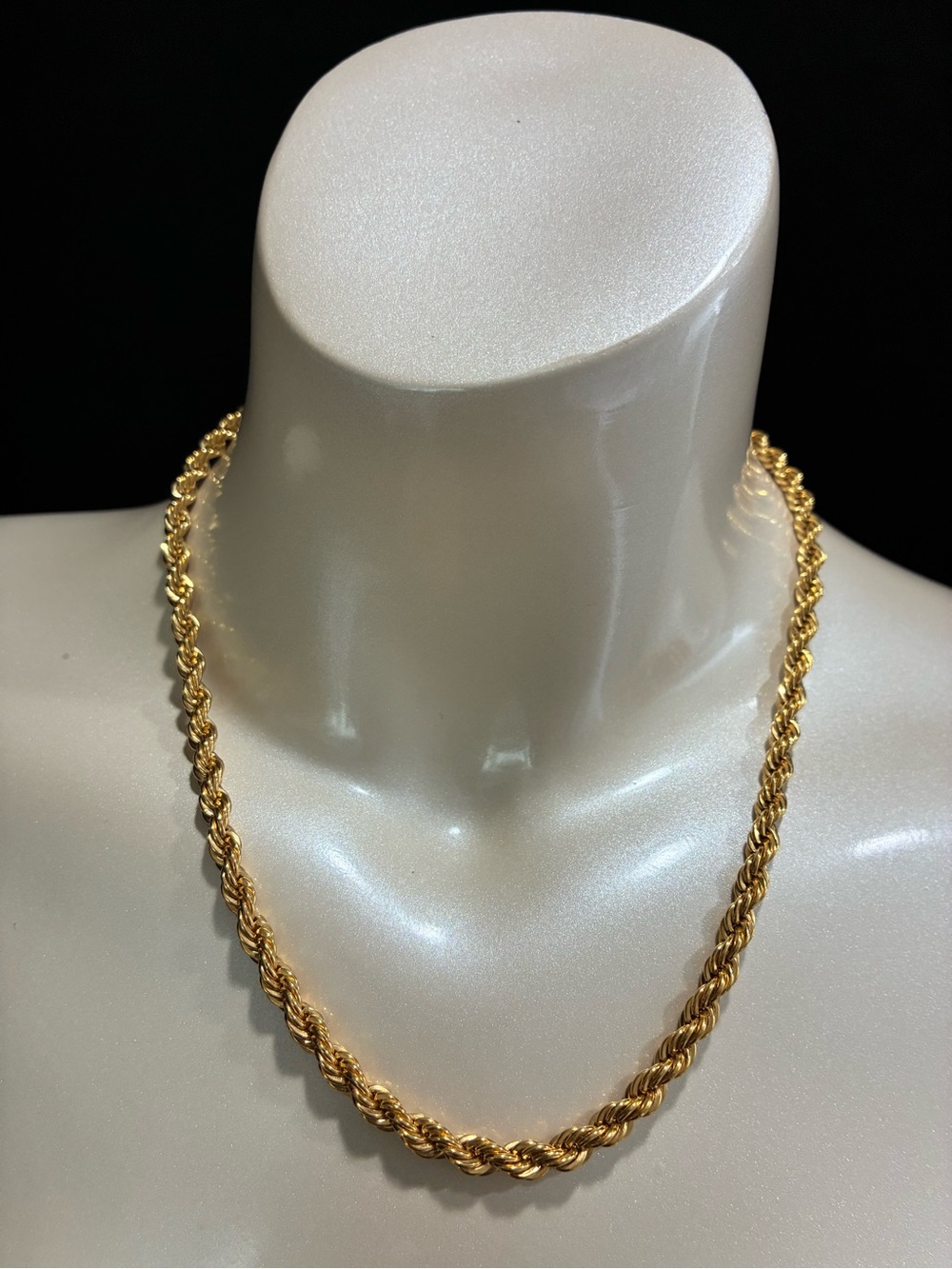 VTG Monet Gold-Tone Twisted  Classic Rope Necklace